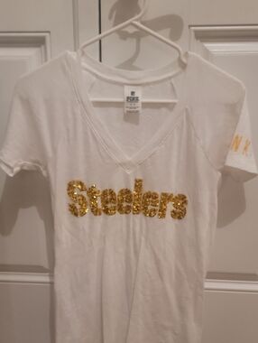 Pink Victoria's Secret Steelers Vneck Tee. Size Small. Never Worn! White W/ Gold